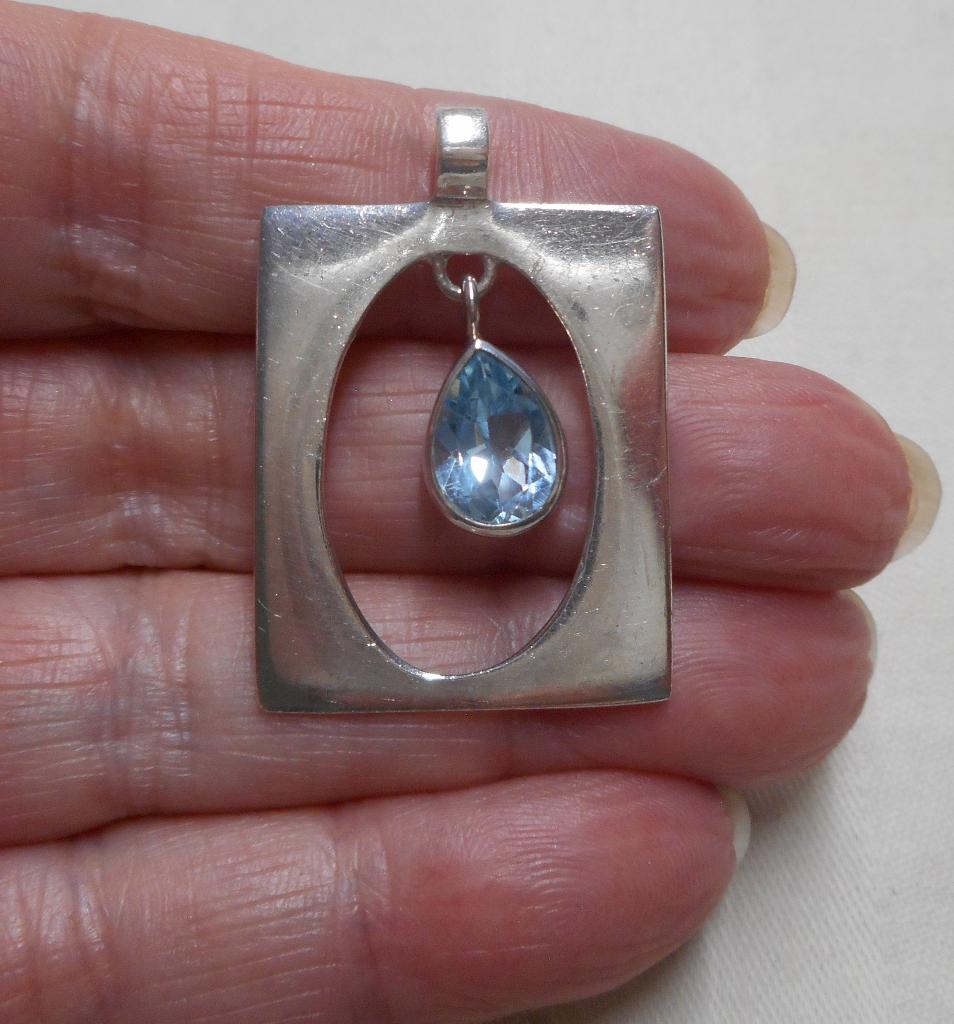 Zilveren vintage hanger met blauwe steen nr.566, Verzenden, Zo goed als nieuw, Zilver, Zilver