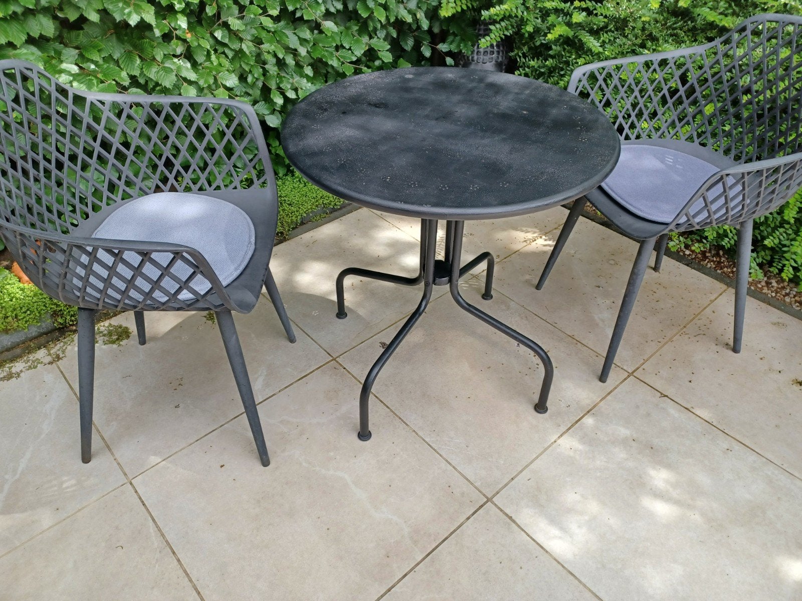Bistro set: 2 stoelen en een tafel, zwart/ kussens, Overige materialen, Gebruikt, Tuinset, Eettafel