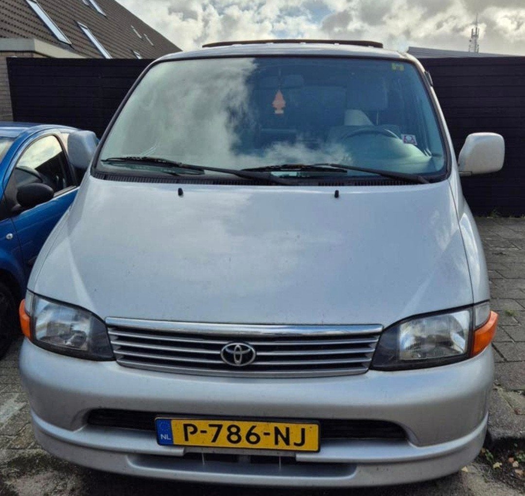 Toyota HiAce2004 Grijs tekoop, Particulier, Diesel