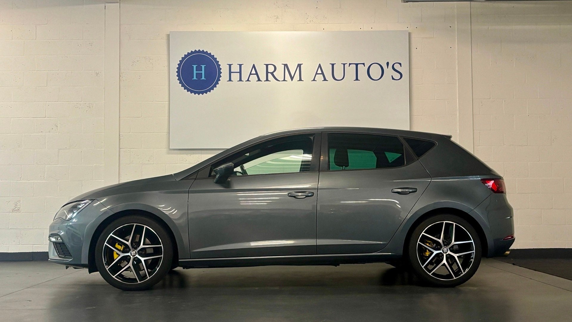 SEAT Leon 1.8 TSI FR Business 180pk Navi / CAM / Cruise / LE, Voorwielaandrijving, Stof, Gebruikt, Zwart