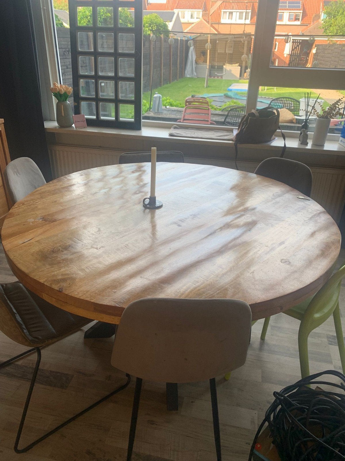 Ronde houten eettafel - Zo goed als nieuw, Ophalen, Rond, Zo goed als nieuw, Vier personen