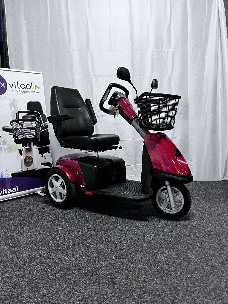 Trophy 6 Scootmobiel – nieuwe 100Ah accu's, Ophalen, Gebruikt, Sterling, Sterling