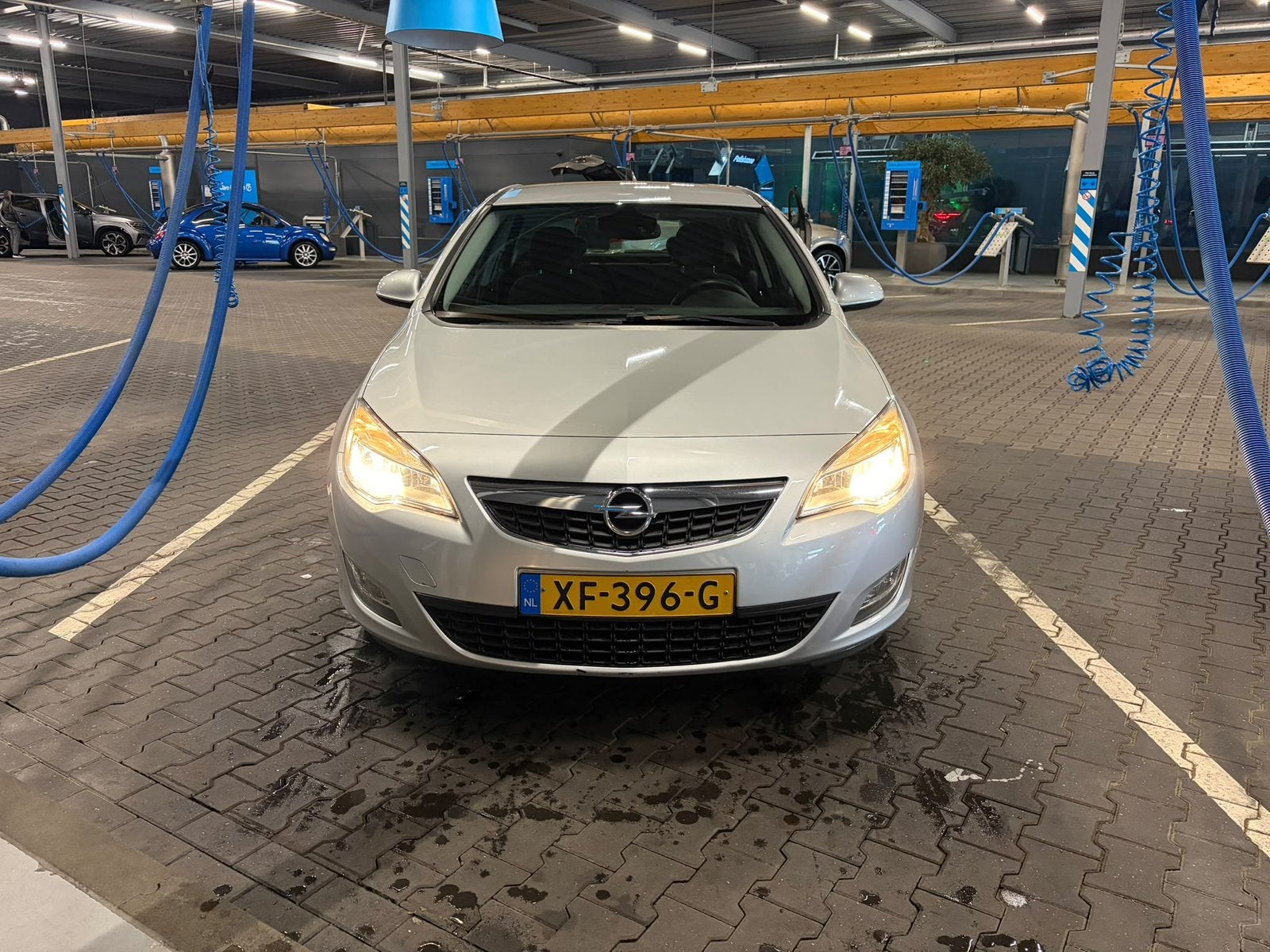 Opel Astra 1.4 Ecotec 74KW 5-D 2010 Grijs, Auto's, Voorwielaandrijving, Stof, 4 cilinders, 100 pk