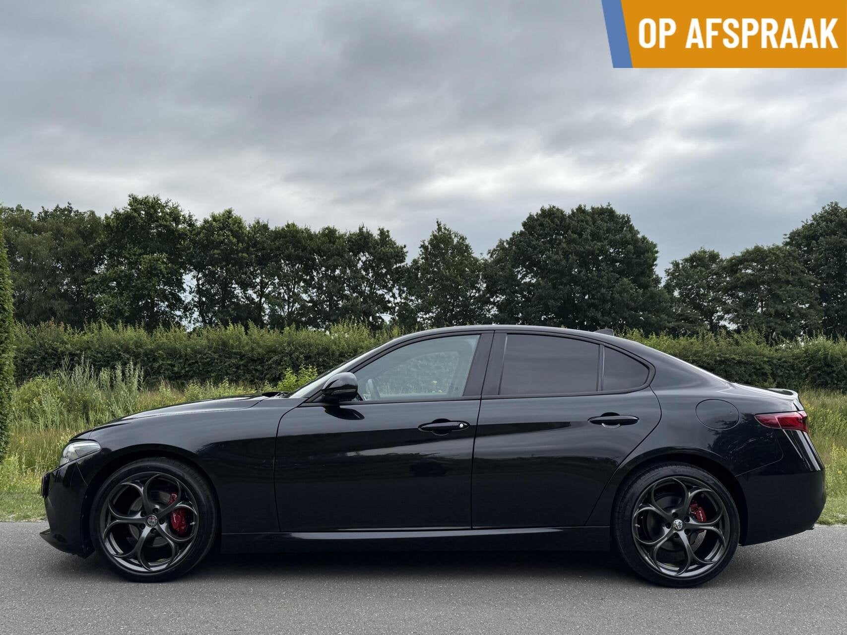 Alfa Romeo Giulia 2.0 T 310pk RWD, 8500km! 19 inch, Veloce p, Automaat, Achterwielaandrijving, Zwart, 4 cilinders