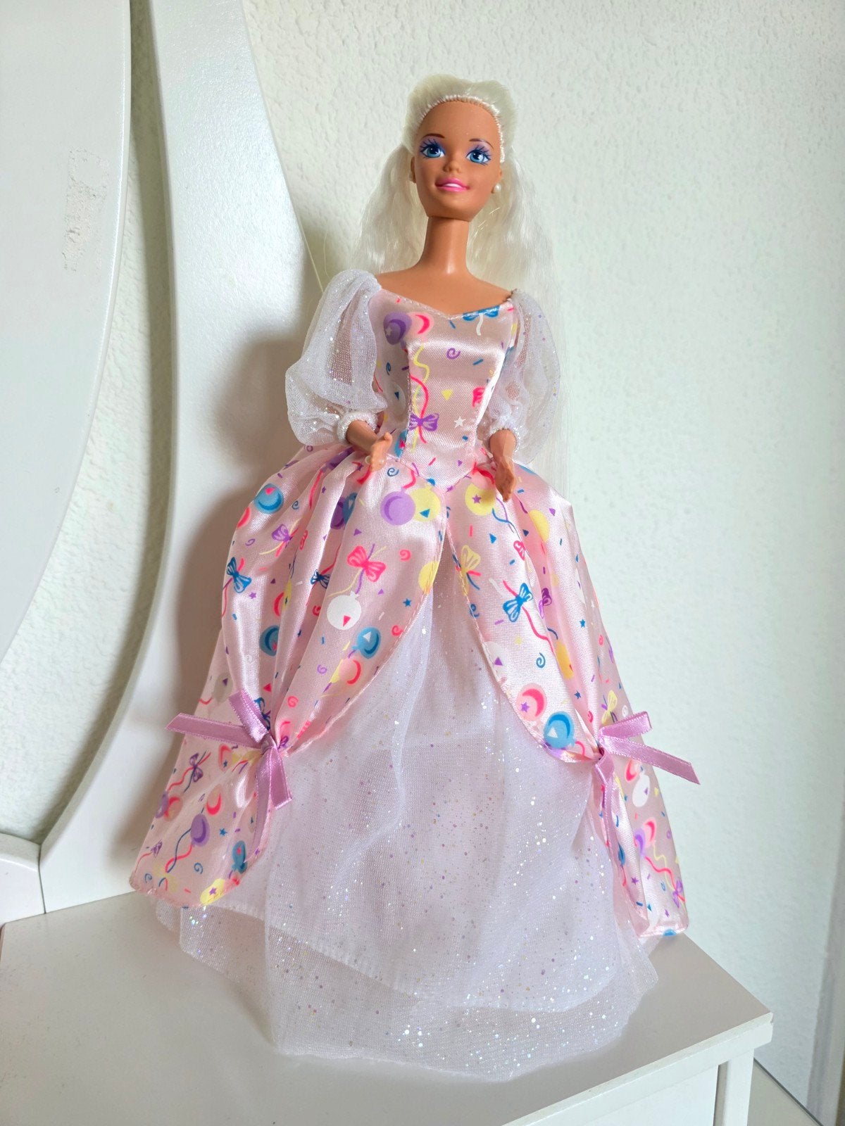 Vintage Barbie pop in feestjurk - herworteld haar, Ophalen of Verzenden, Zo goed als nieuw