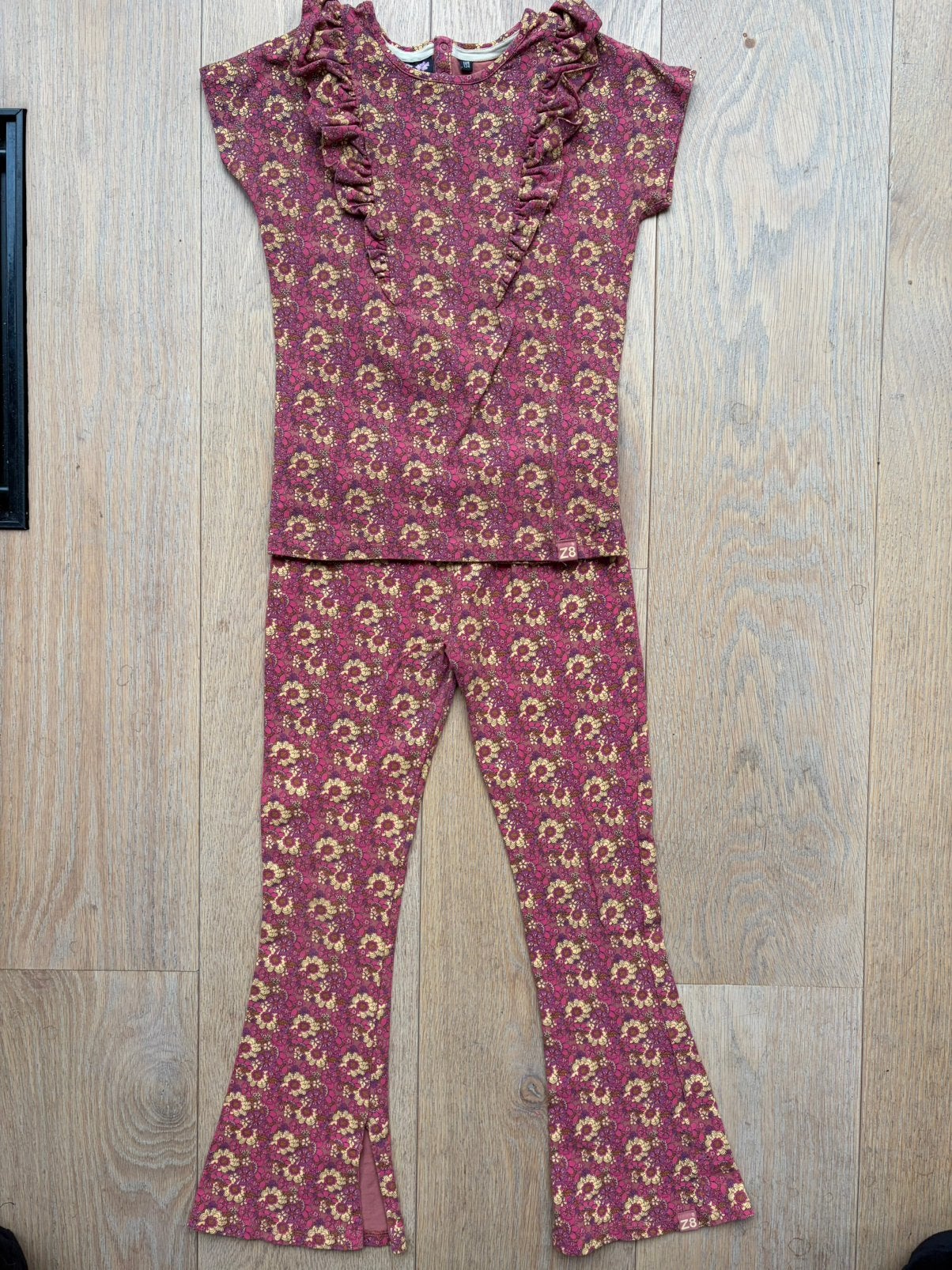 Set broek shirt Z8 mt 128/134 zeer goede staat!, Ophalen of Verzenden, Zo goed als nieuw, Meisje, Setje