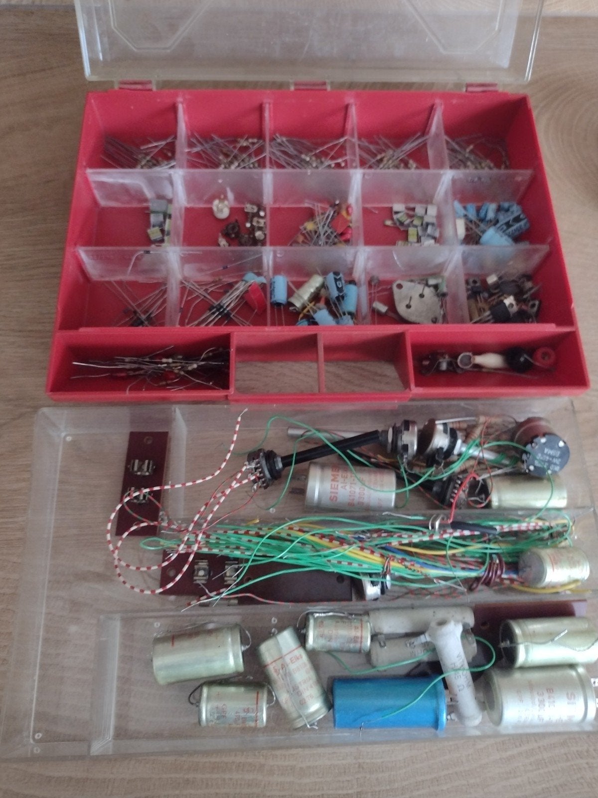 Grote partij elektronica onderdelen in sorteerdoos, Hobby en Vrije tijd, Elektronica-componenten, Ophalen of Verzenden, Gebruikt