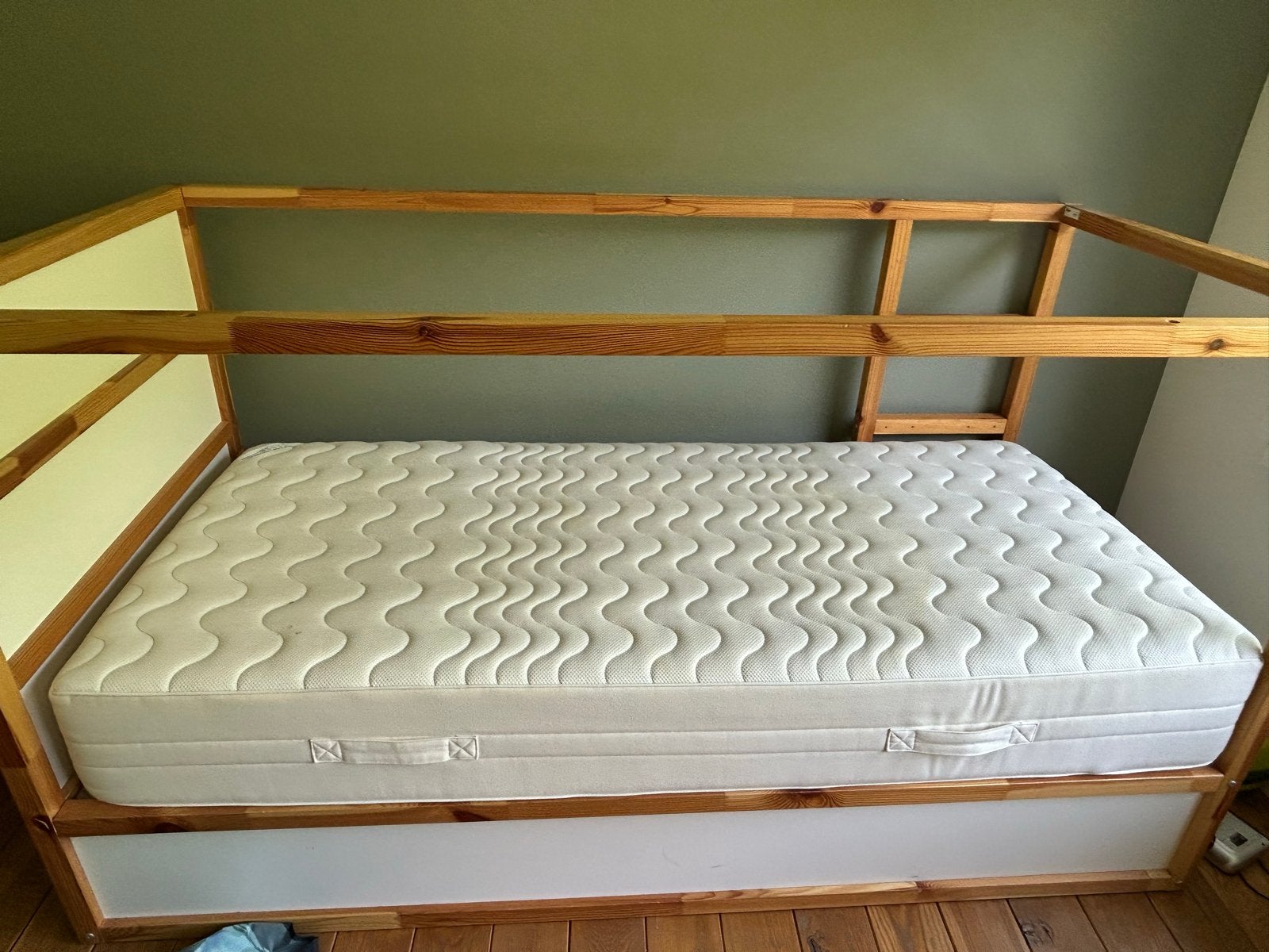 Kura Ikea bed met tent - hoog en laag te plaatsen, Kinderen en Baby's, Kinderkamer | Bedden, Ophalen, 85 tot 100 cm, Zo goed als nieuw
