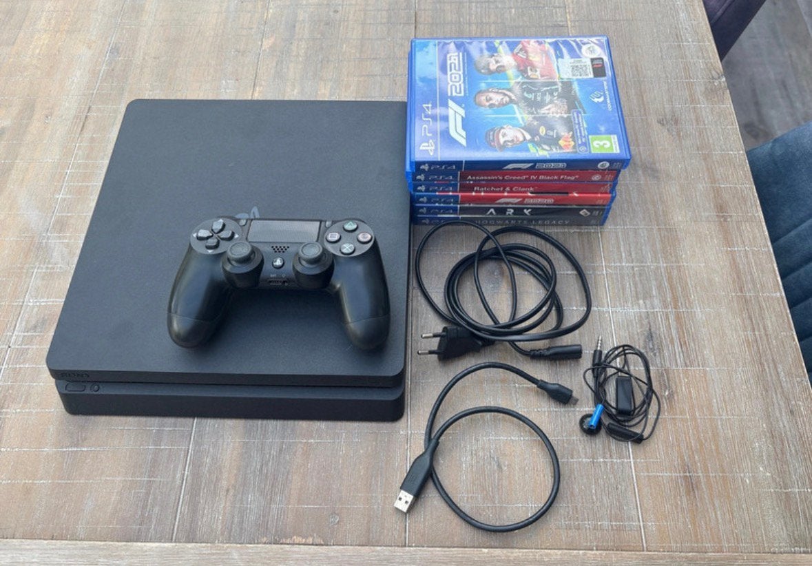 PlayStation 4 Slim met controller, 500GB en 6 games, Verzenden, Zo goed als nieuw, Met 1 controller, Slim