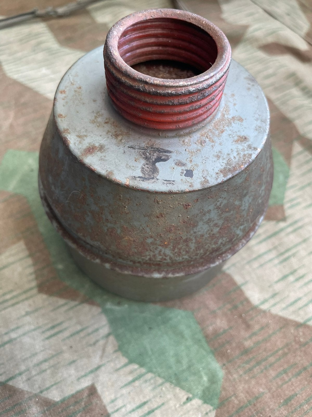 WO2 beutewaffe Tsjechoslowakijns OF-2 gasmasker filterbus, Verzamelen, Militaria | Tweede Wereldoorlog, Ophalen of Verzenden, Landmacht