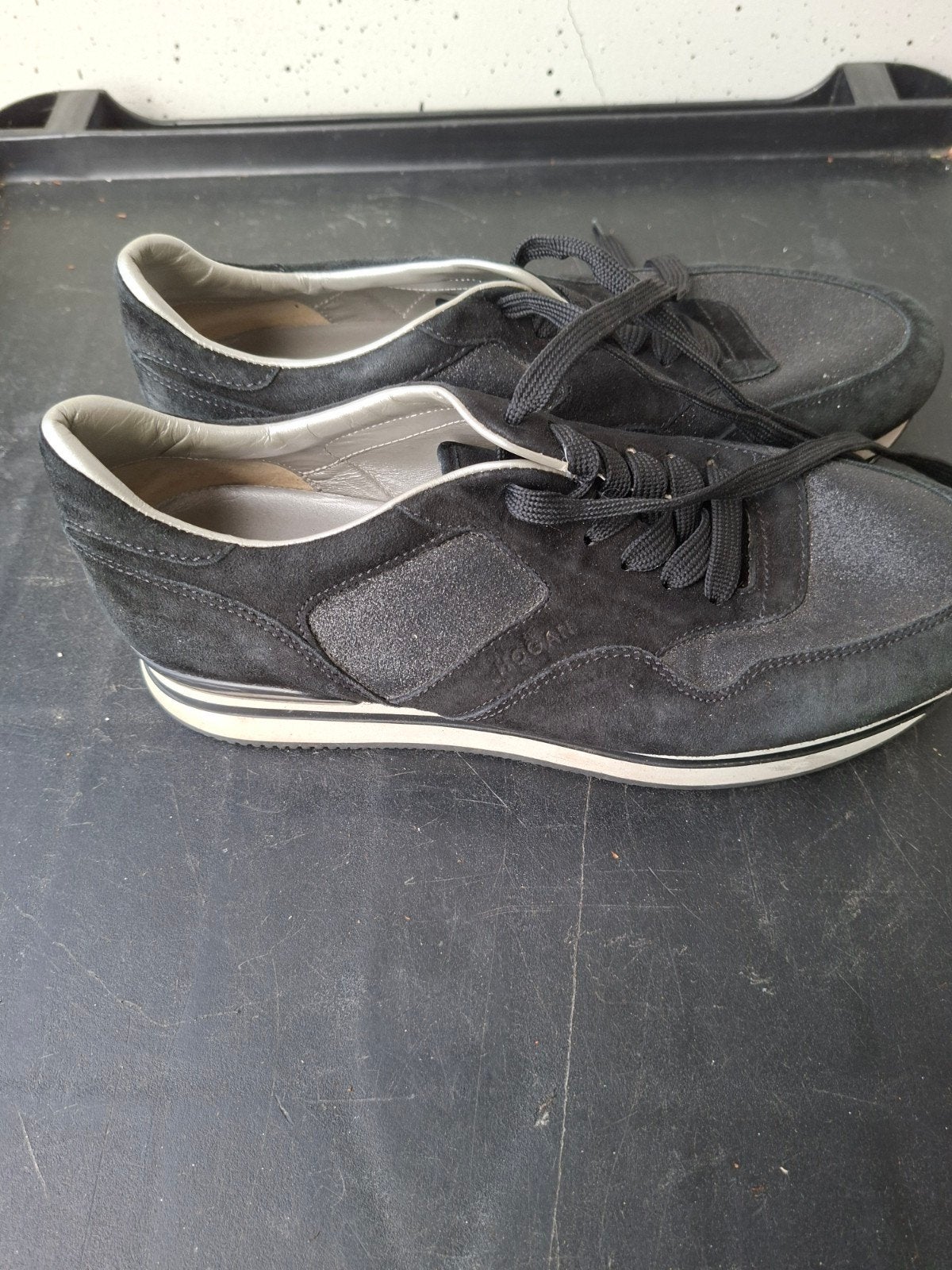 Hogan sneakers maat 42, Kleding | Heren, Schoenen, Ophalen of Verzenden, Sneakers of Gympen, Gedragen, Zwart