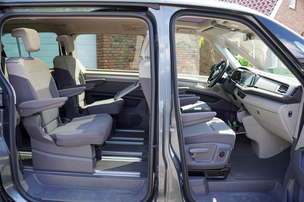 Volkswagen Multivan 1.4 eHybrid L2H1 Style Panodak Trekhaak, Auto's, Volkswagen, Gebruikt, Euro 6, 138 €/maand, 7 stoelen