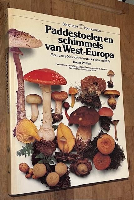 Roger Phillips. Paddestoelen en schimmels van West-Europa'81, Boeken, Gelezen, Bloemen, Planten en Bomen, Ophalen of Verzenden