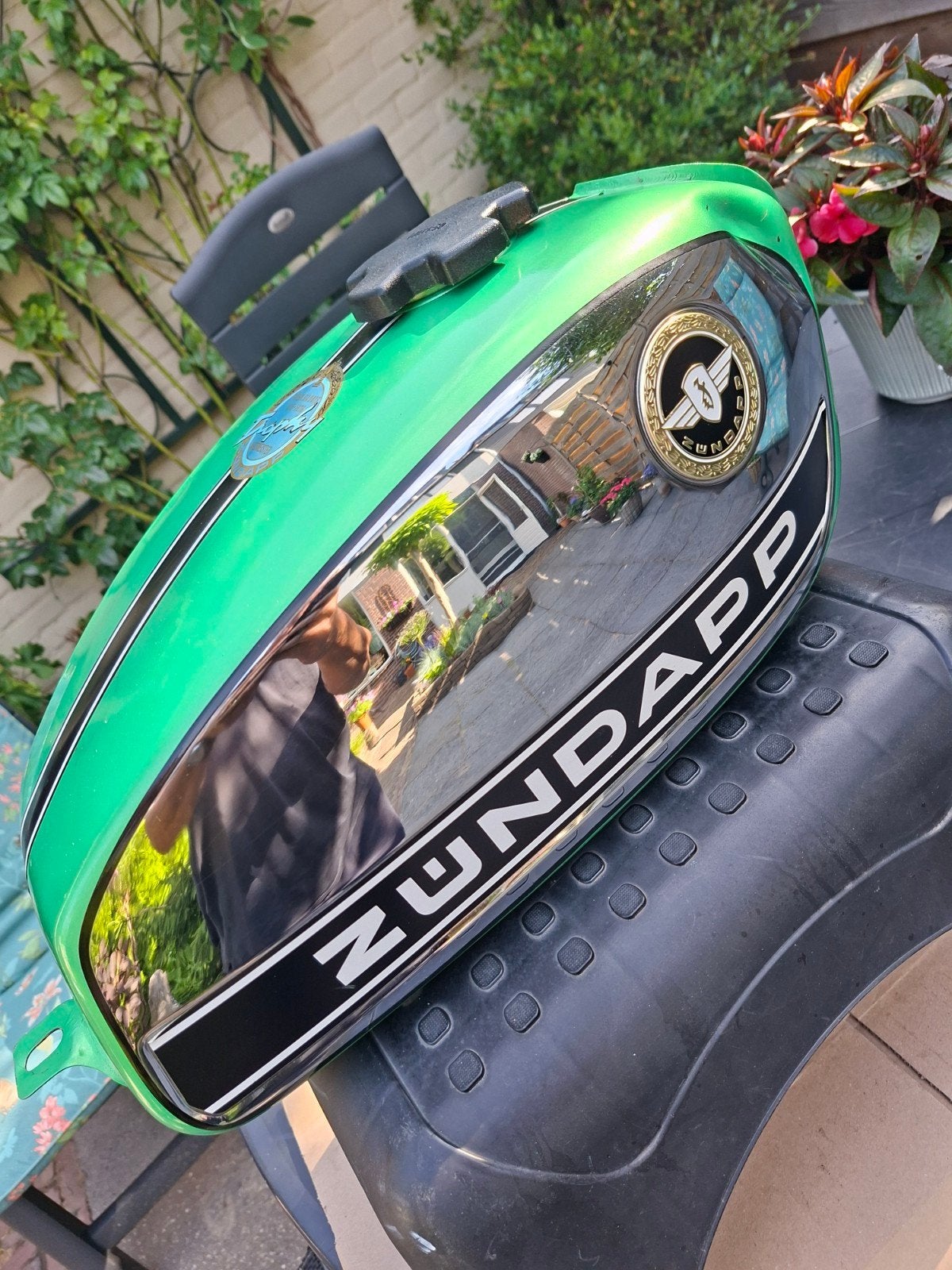 Zundapp 529 tank origineel mooi chroom heeft een deuk, Fietsen en Brommers, Brommeronderdelen | Zundapp, Ophalen of Verzenden
