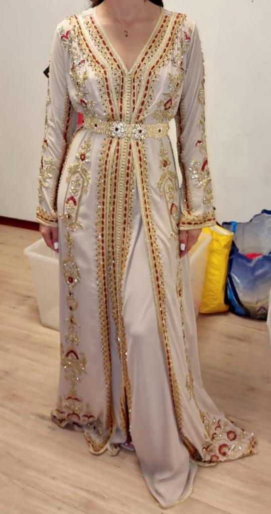 Elegante Marokkaanse takshita Jurk - Maat XS/S/M/L, Kleding | Dames, Gelegenheidskleding, Gedragen, Galajurk, Maat 38/40 (M), Beige