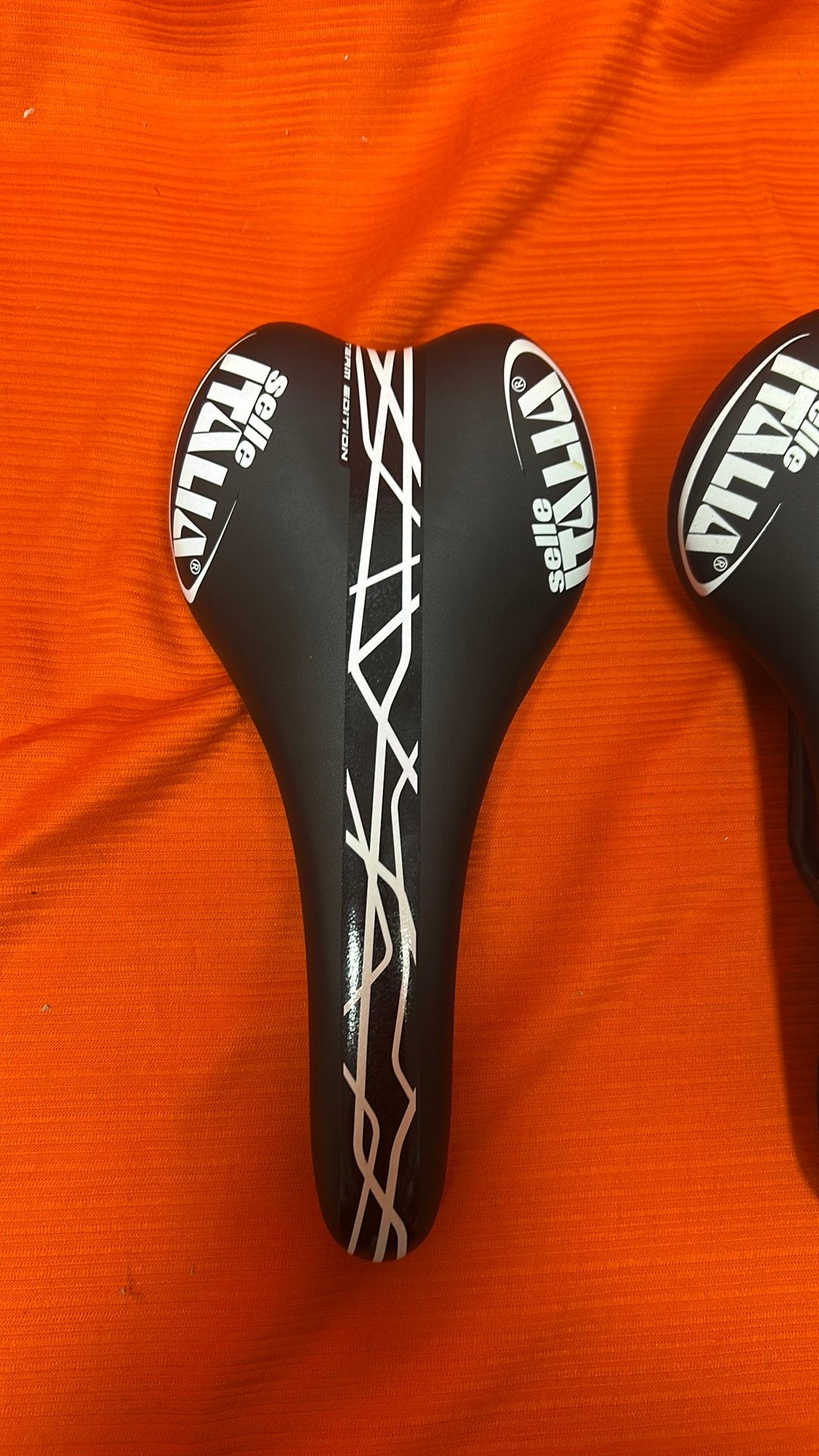 Nieuw Selle italia zadel carbon nieuw 132 mm en 142 mm, De ruyterstraat 86, Zo goed als nieuw, Cycling@steenbergen.cc, Zadel