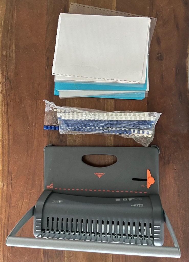 Bindmachine met bindrug en beschermbladen, Diversen, Ophalen of Verzenden, Zo goed als nieuw
