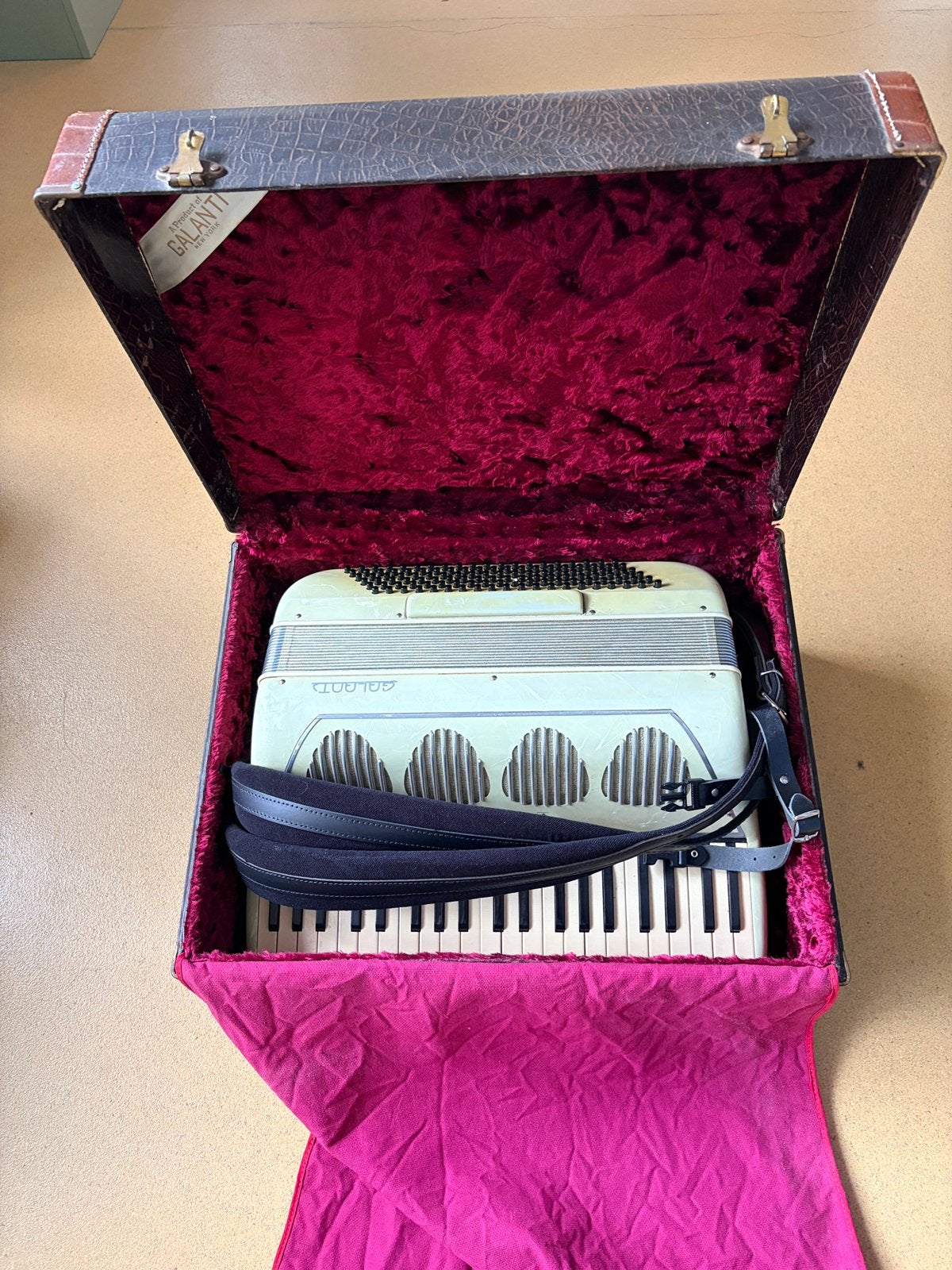Vintage Galanti accordeon 120 bas, Made in Italy + koffer, Muziek en Instrumenten, Ophalen, Zo goed als nieuw, 120-bas, Overige merken