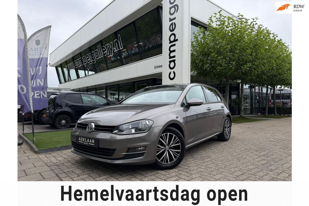Volkswagen Golf 1.2 TSI Allstar l NAVIGATIE l PDC l CRUISE C, Stof, Gebruikt, 4 cilinders, Origineel Nederlands