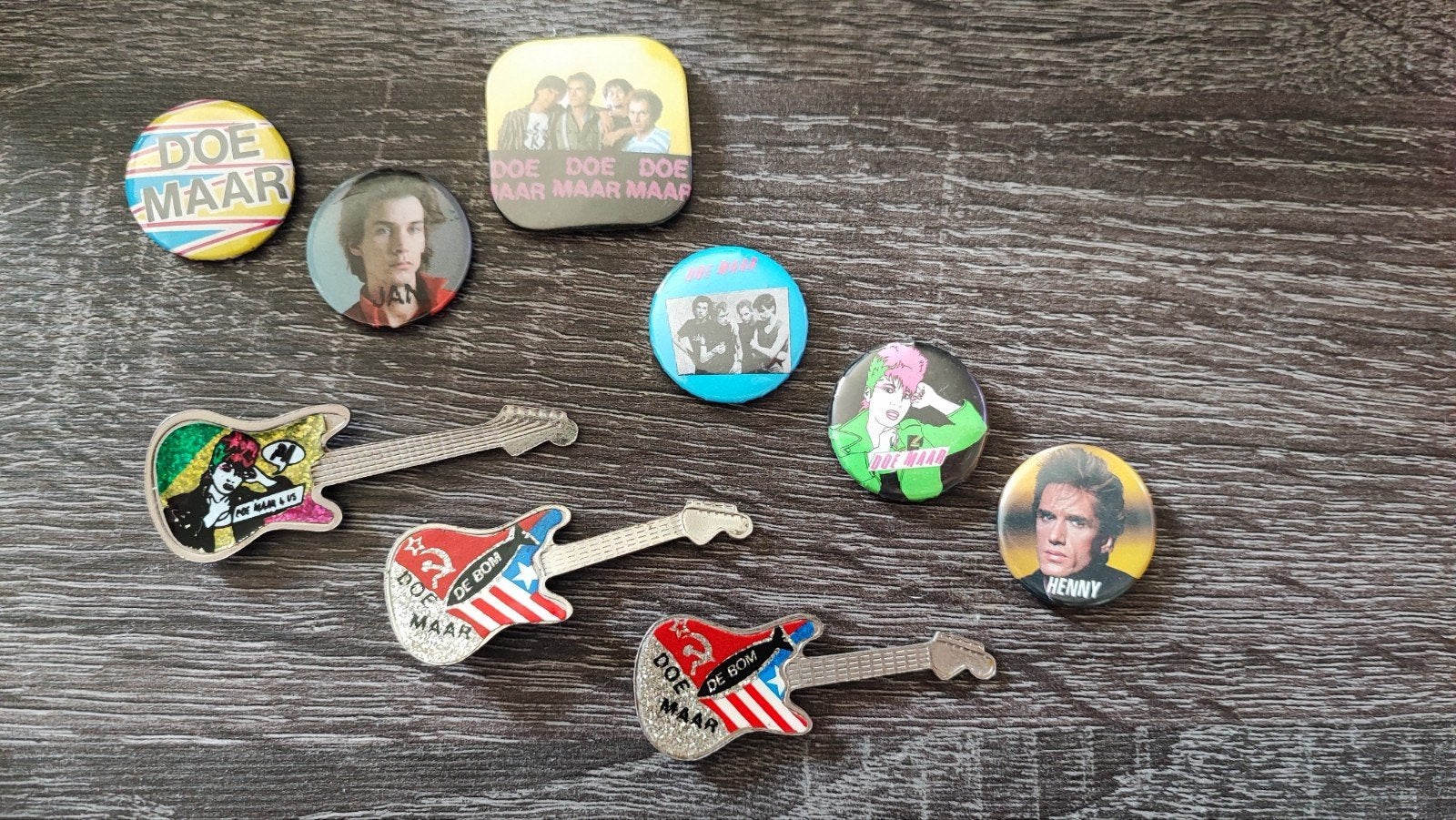 Mooie kavel Vintage Doe Maar Merchandise (Jaren 80), Verzamelen, Speldjes, Pins en Buttons, Ophalen of Verzenden, Gebruikt, Overige onderwerpen