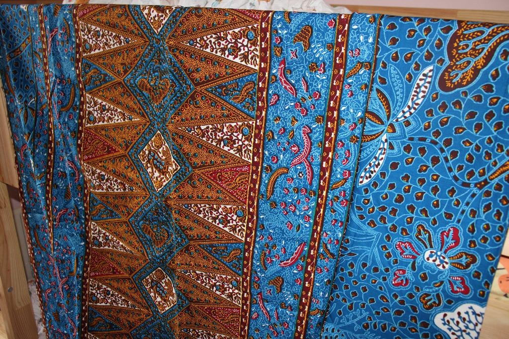 Coupon 100% katoen - Batik Java hollandais blauw bruin #3890, Hobby en Vrije tijd, Stoffen en Lappen, Blauw, 120 cm of meer, Ophalen of Verzenden