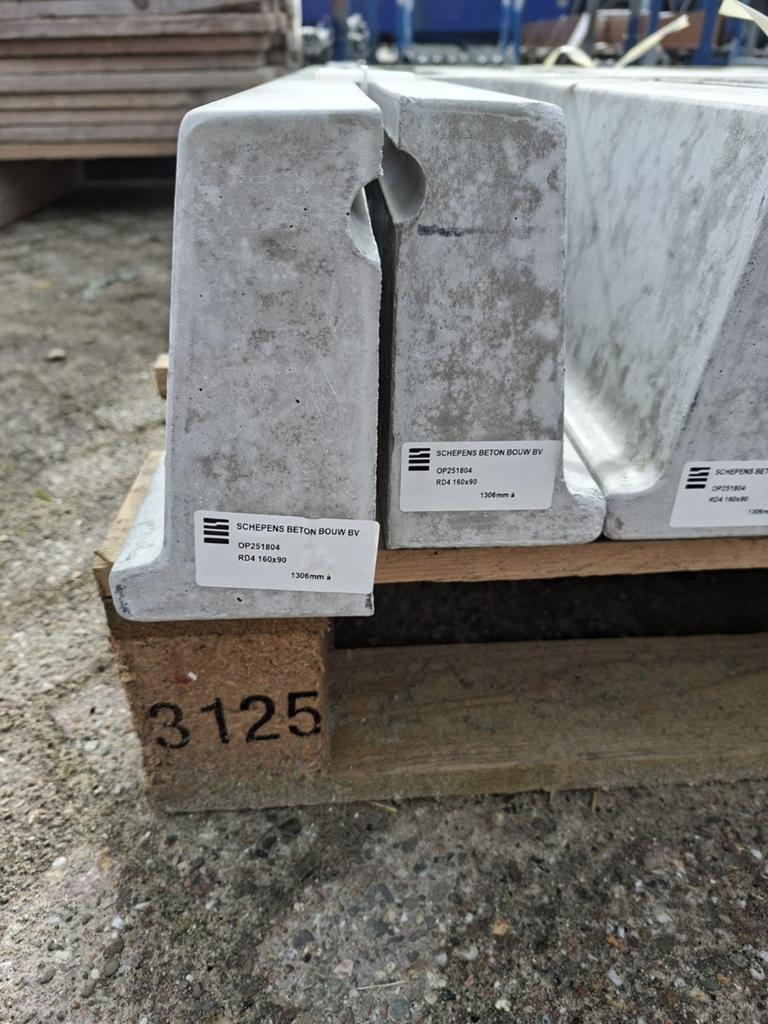Betonlatei 130cm maatslag nieuw, Doe-het-zelf en Verbouw, Metselstenen, Ophalen, Nieuw, Beton