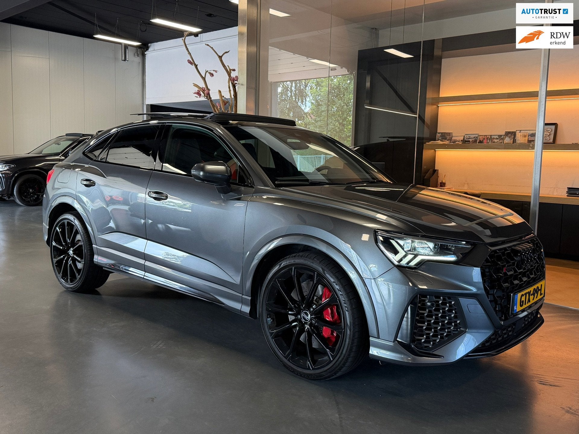 Audi Q3 Sportback TFSI RSQ3 Pano RS-seats 360Cam. VOL Memory, Auto's, Audi, Automaat, Gebruikt, 1675 kg, Bedrijf
