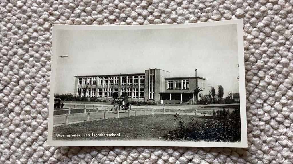 Ansichtkaart Wormerveer Jan Ligthartschool. 971, Ophalen of Verzenden, 1940 tot 1960, Ongelopen, Noord-Holland