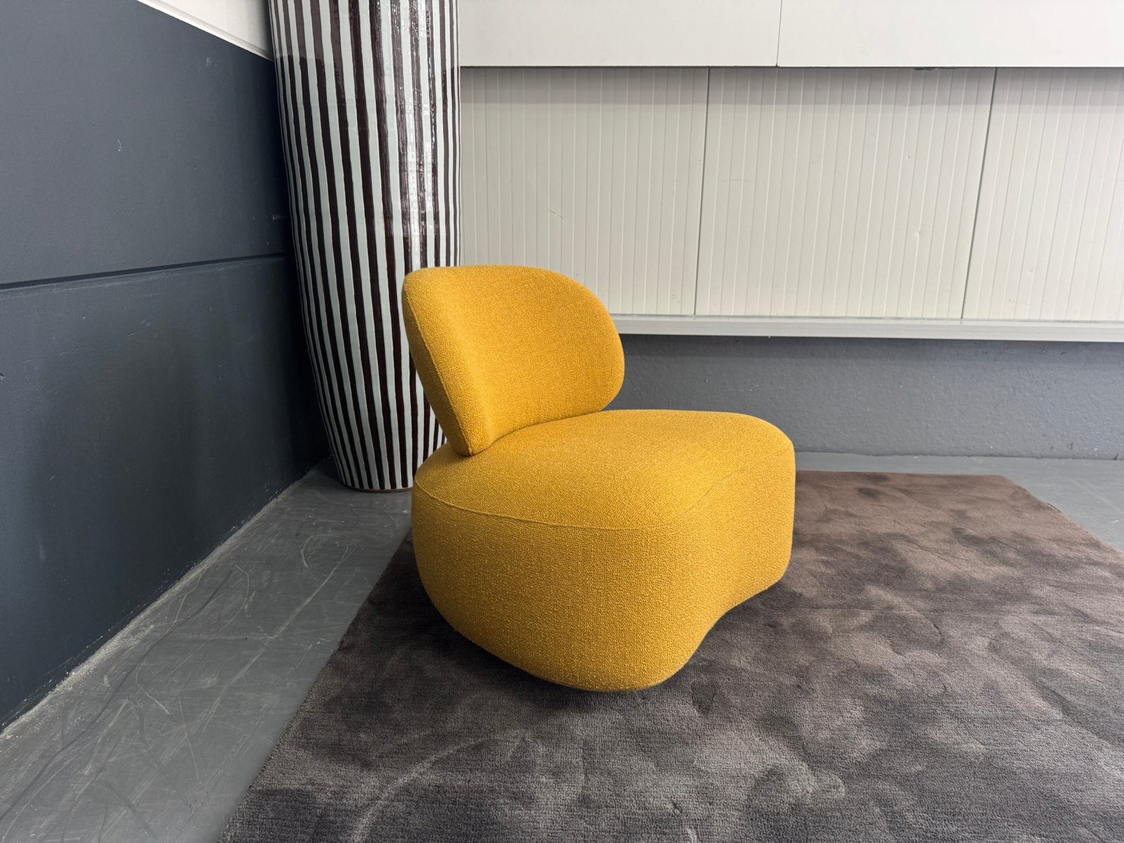 Nieuw Eyye Caaro fauteuil | Lana 930 Sunflower, Ophalen, Eyye, Design on Stock, Pode, Leolux, Artifort, Rolf Benz, Nieuw, 75 tot 100 cm