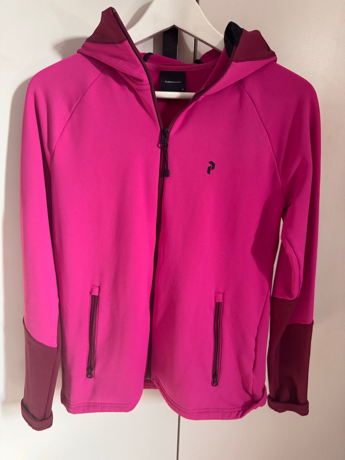 Peak Performance hoodie, roze/paars maat M, Maat 38/40 (M), Overige typen, Ophalen of Verzenden, Zo goed als nieuw