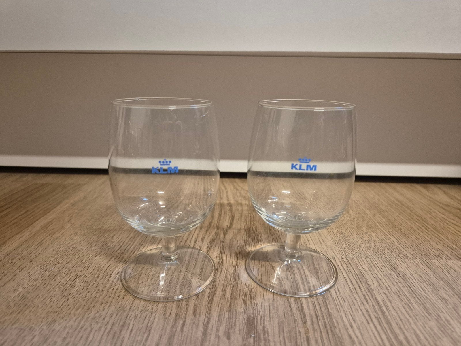 2 KLM glaasjes, Verzamelen, Glas en Borrelglaasjes, Ophalen of Verzenden, Borrel- of Shotglas