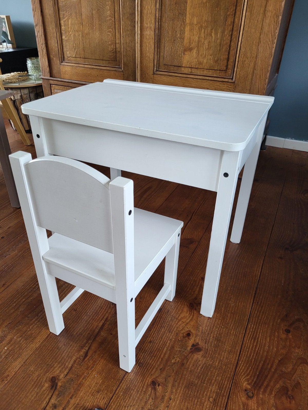 IKEA Sundvik kinderbureau met stoeltje, Kinderen en Baby's, Kinderkamer | Tafels en Stoelen, Ophalen, Gebruikt, Tafel(s) en Stoel(en)