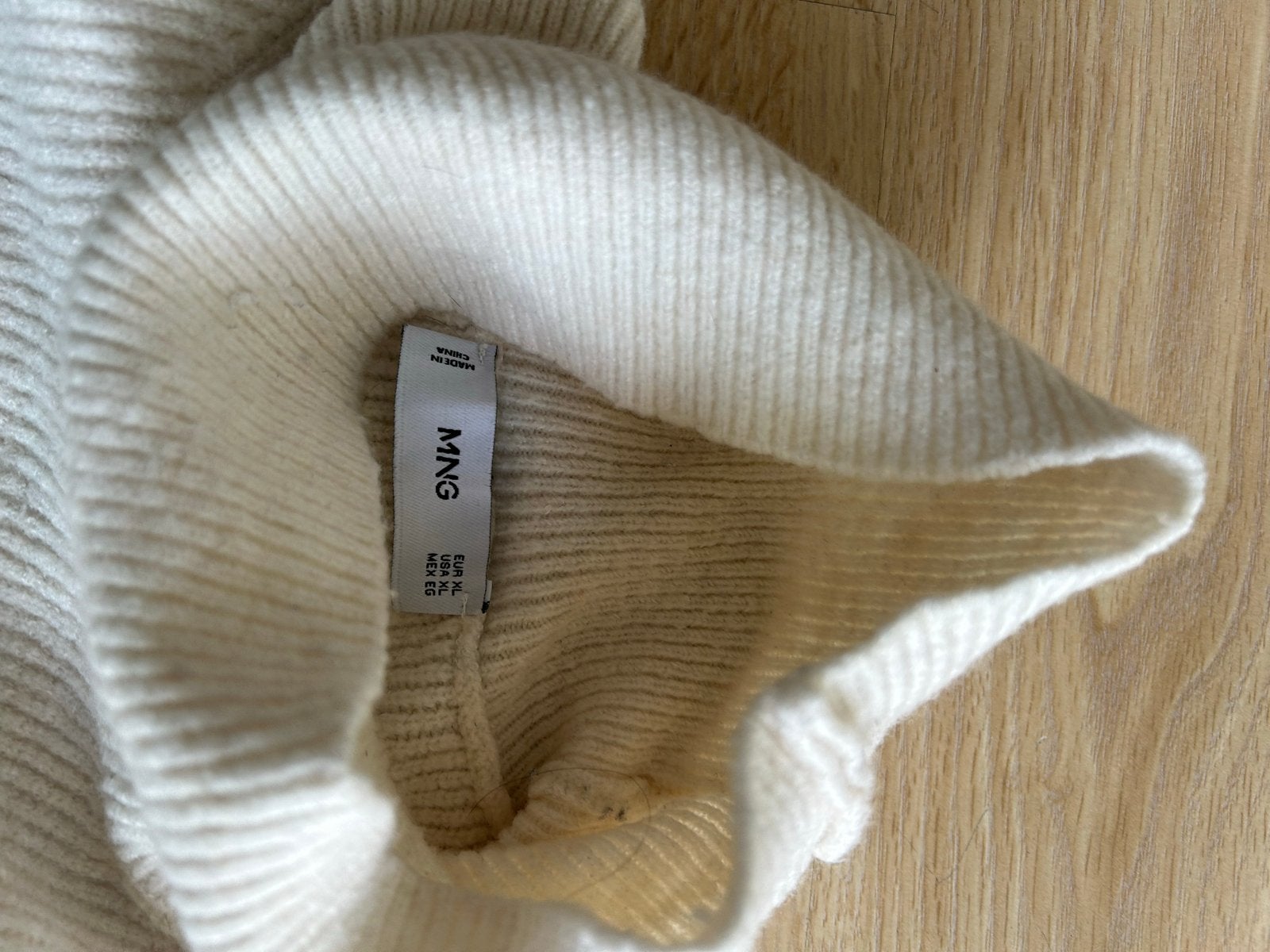 MANGO Coltrui - Crèmekleurig, ribgebreid, Ophalen, Zo goed als nieuw, Maat 46/48 (XL) of groter, Wit