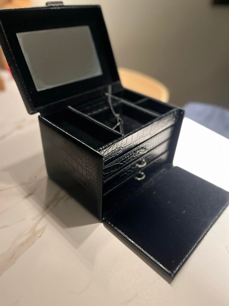 Zwarte Juwelenbox met Krokodillenpatroon en Slot, Zwart, Met slot, Ophalen of Verzenden, Zo goed als nieuw