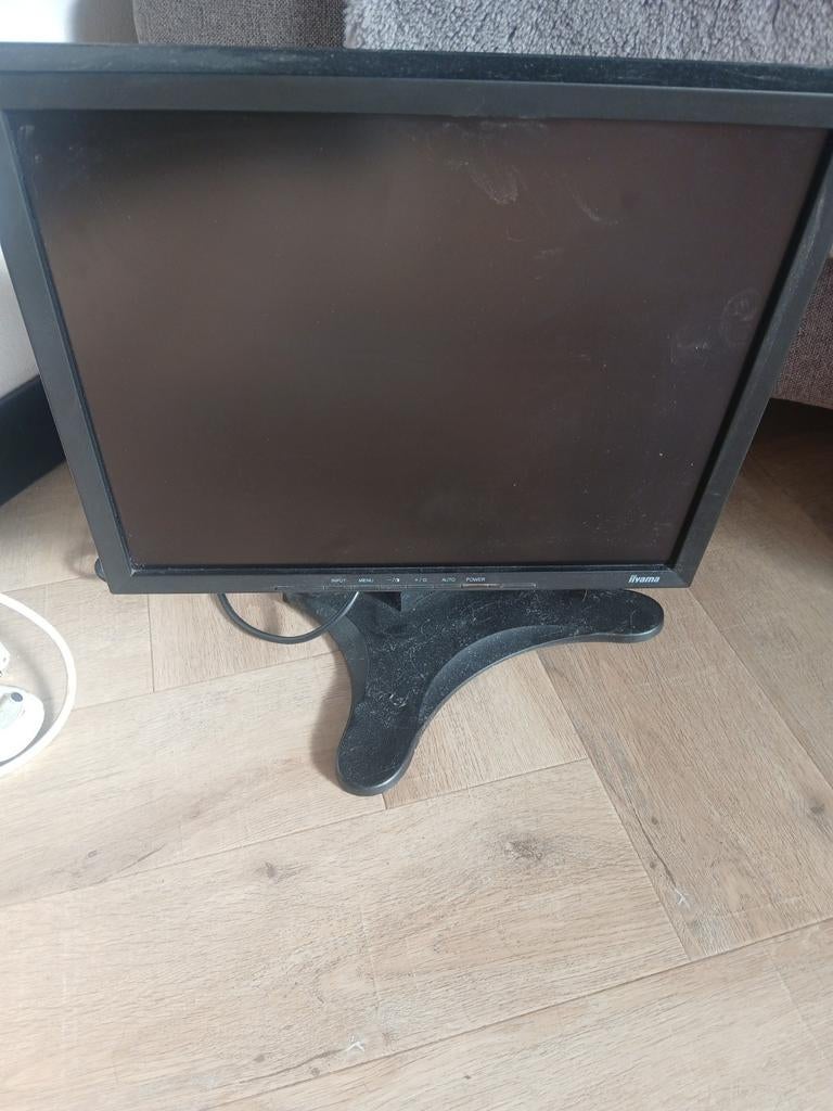 Iiyama monitor - Gebruikt, Computers en Software, Monitoren, Iiyama, Kantelbaar, Ophalen of Verzenden, Onbekend