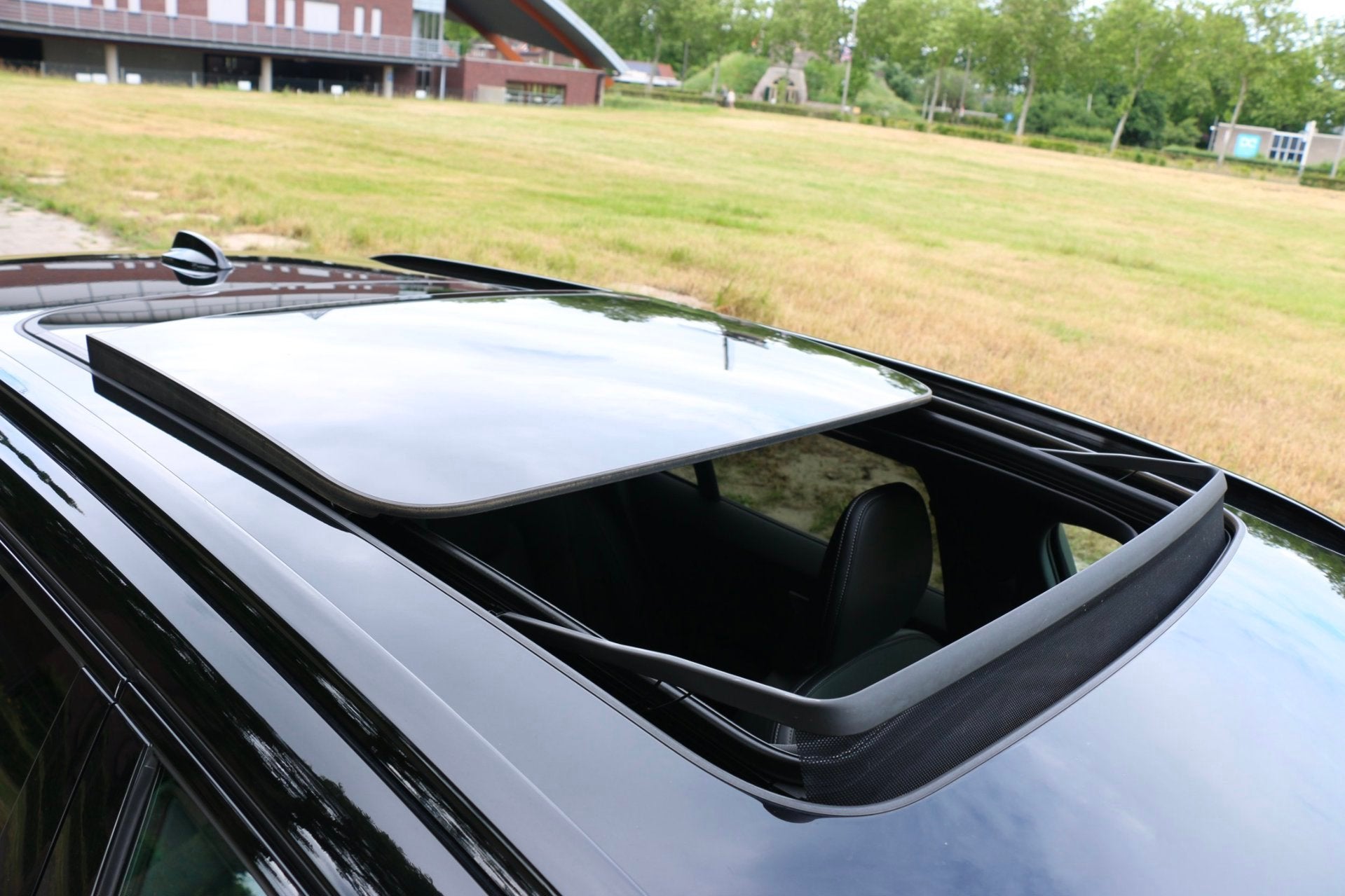 Volvo V60 2.0 T8 Plug-in Hybride Long Range R-Design AWD Ult, Automaat, Gebruikt, Euro 6, 4 cilinders