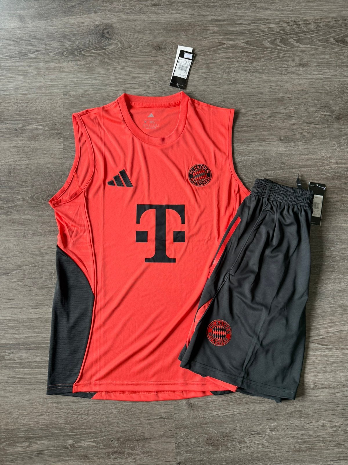 Bayern München zomer trainingsset maat M, Maat M, Ophalen of Verzenden, Nieuw, Trainingspak