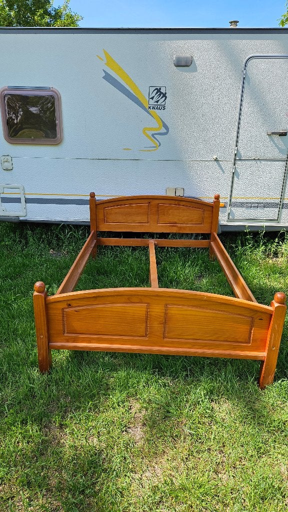MASSIEF GRENEN HOUTEN BED 140 BR X 200 L MOOIE KWALITEIT, Ophalen, Verstelbaar, Bruin, Tweepersoons