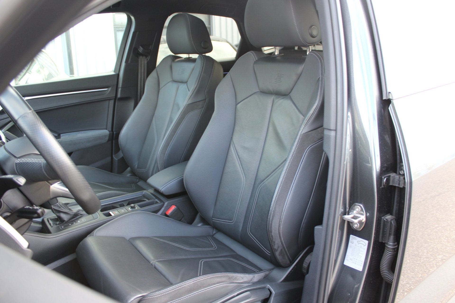 Audi Q3 Sportback 45 TFSI e 3x S-Line | Panoramadak| Sonos |, Dealer onderhouden, Zwart, Verwarmde buitenspiegels, Nieuw