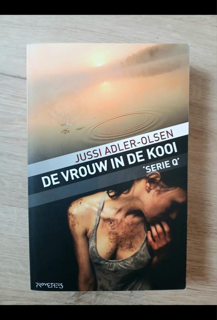 Jussi Adler-Olsen - De vrouw in de kooi, Ophalen of Verzenden, Zo goed als nieuw, Scandinavië, Jussi Adler-Olsen