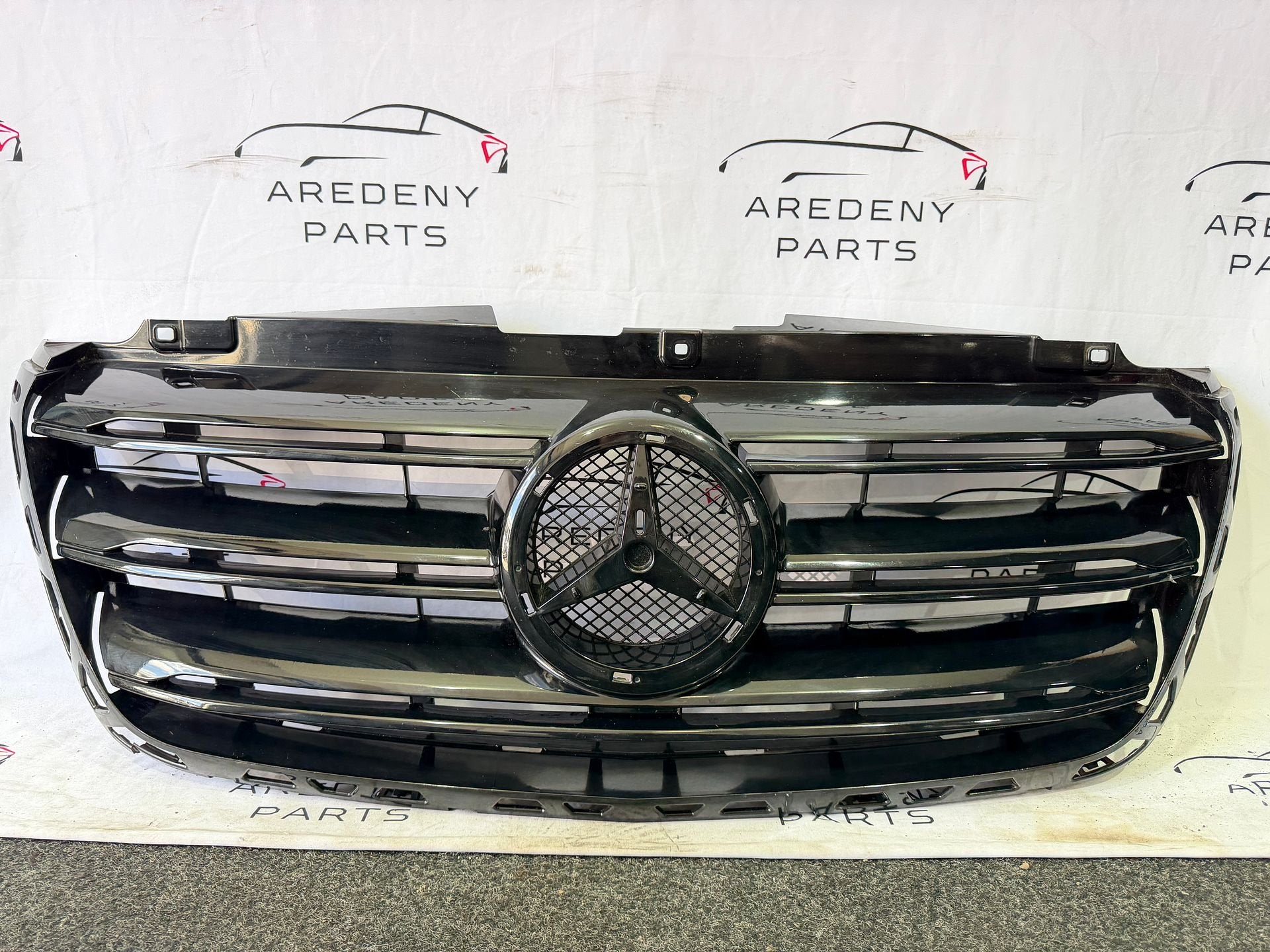 Mercedes Sprinter W907 W910 Grill Glanszwart A9108852800, Gebruikt, -, Ophalen of Verzenden, -