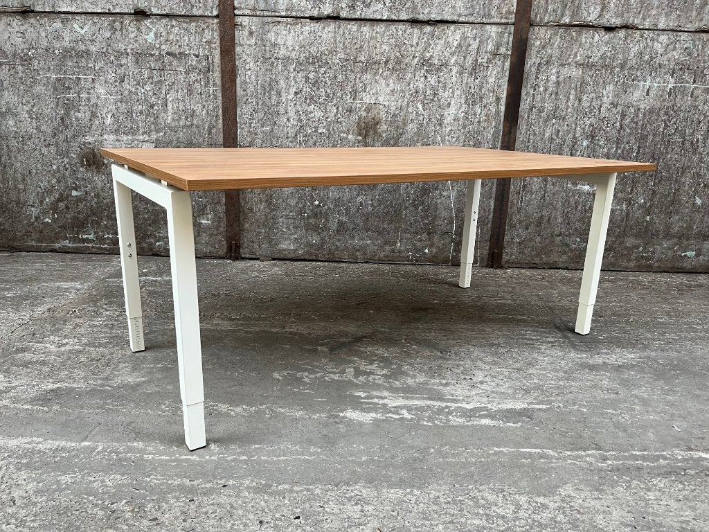 Secondlife vergadertafel 180x113cm | Noten/Wit, Huis en Inrichting, Bureaus, Ophalen of Verzenden, In hoogte verstelbaar, Zo goed als nieuw