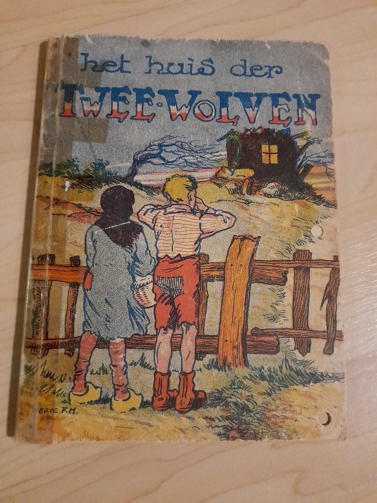 HET HUIS DER TWEE WOLVEN   A Roux, Ophalen of Verzenden, Gelezen, Non-fictie