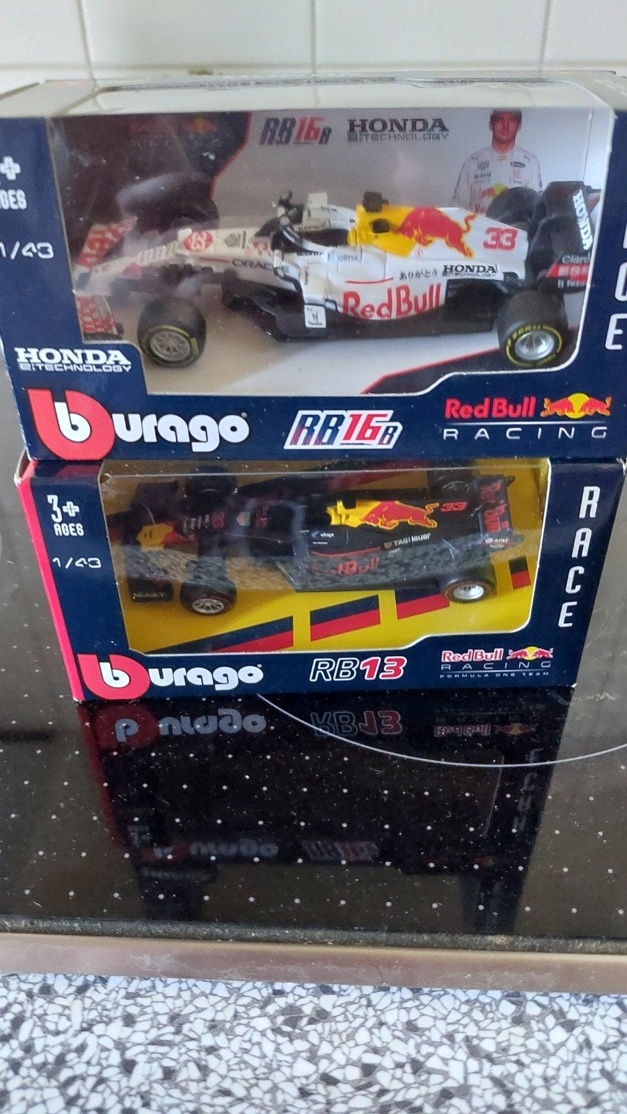 Bburago Red Bull Racing F1 modelauto's RB16B & RB13, Ophalen, Nieuw, Auto, Bburago