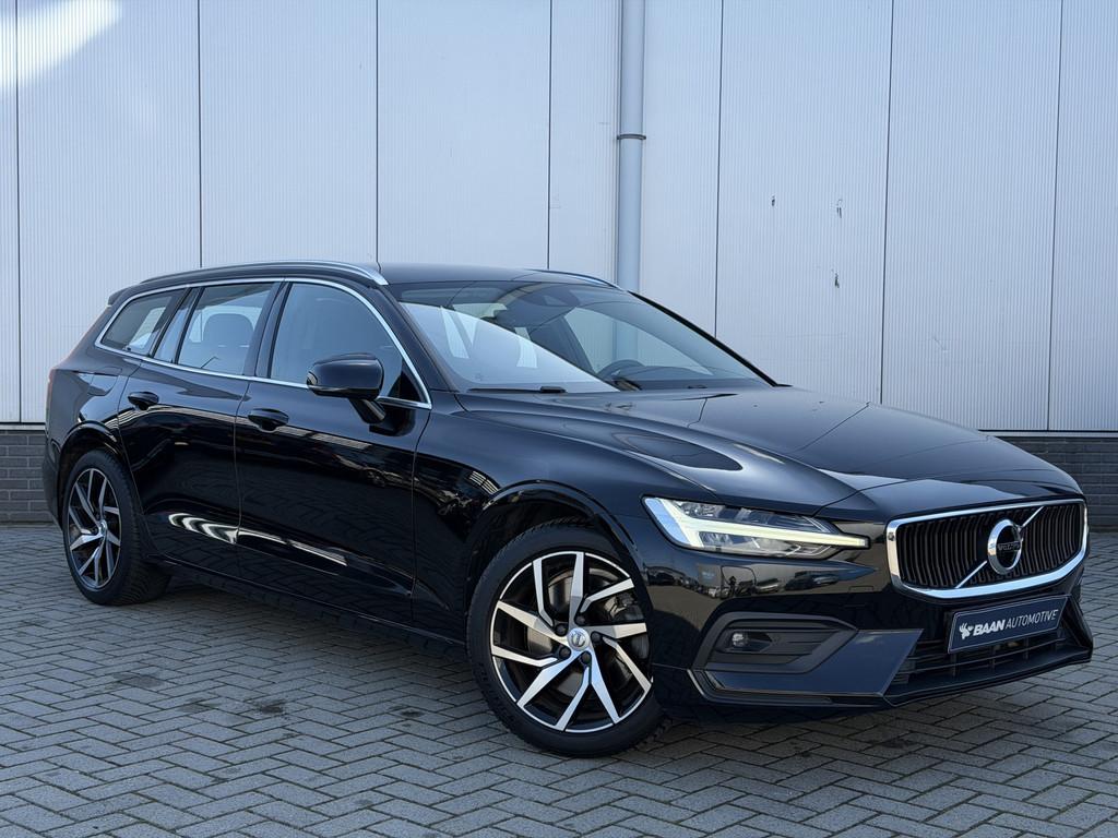 Volvo V60 2.0 T5 Momentum | Pilot Assist | Trekhaak | DAB |, 15 km/l, Gebruikt, 4 cilinders, Zwart