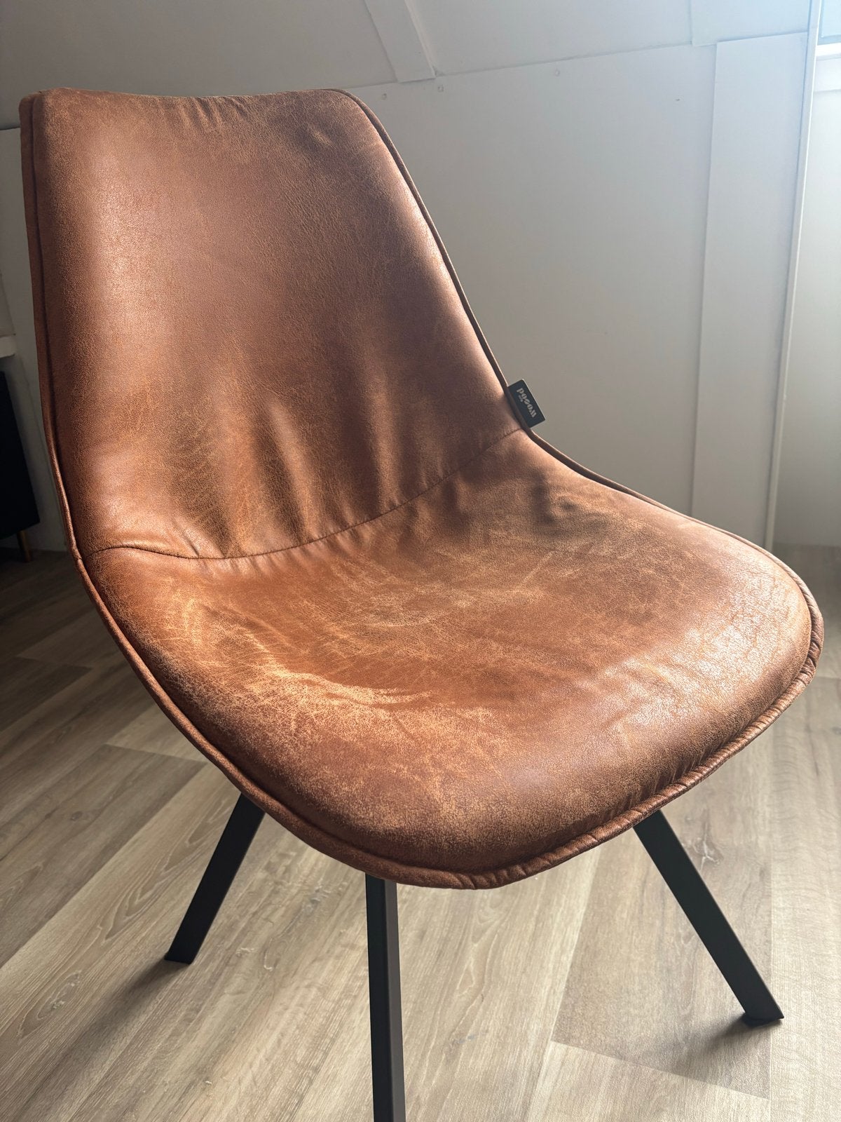 4 Woood Swen Cognac kleurige eetkamerstoel, Ophalen, Gebruikt, Bruin, Metaal