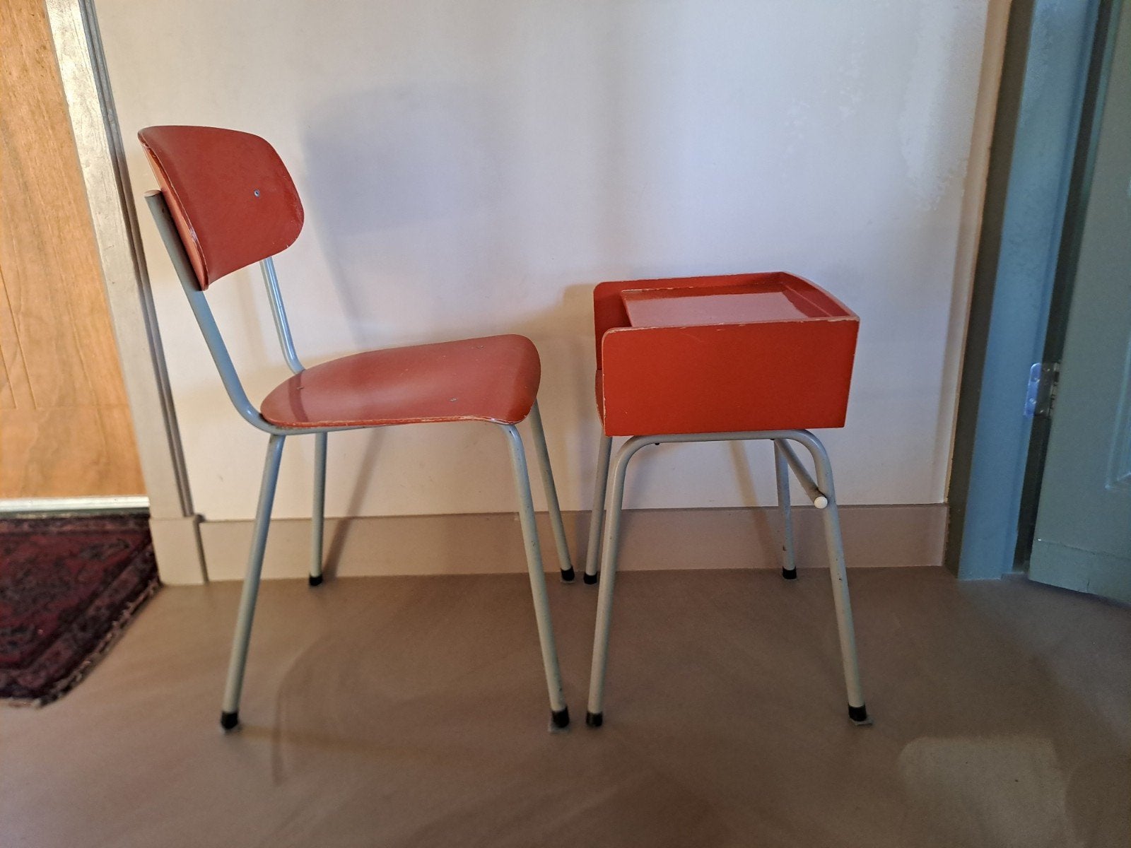 Vintage stoel met bijpassend tafeltje - Oranje, Ophalen