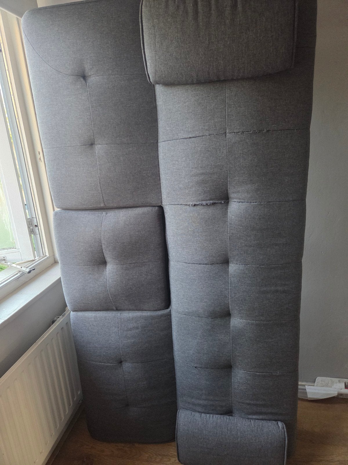 GRATIS • Grijze slaapbank, Huis en Inrichting, Banken | Bankstellen, Ophalen, Gebruikt, Driepersoons, 75 tot 100 cm