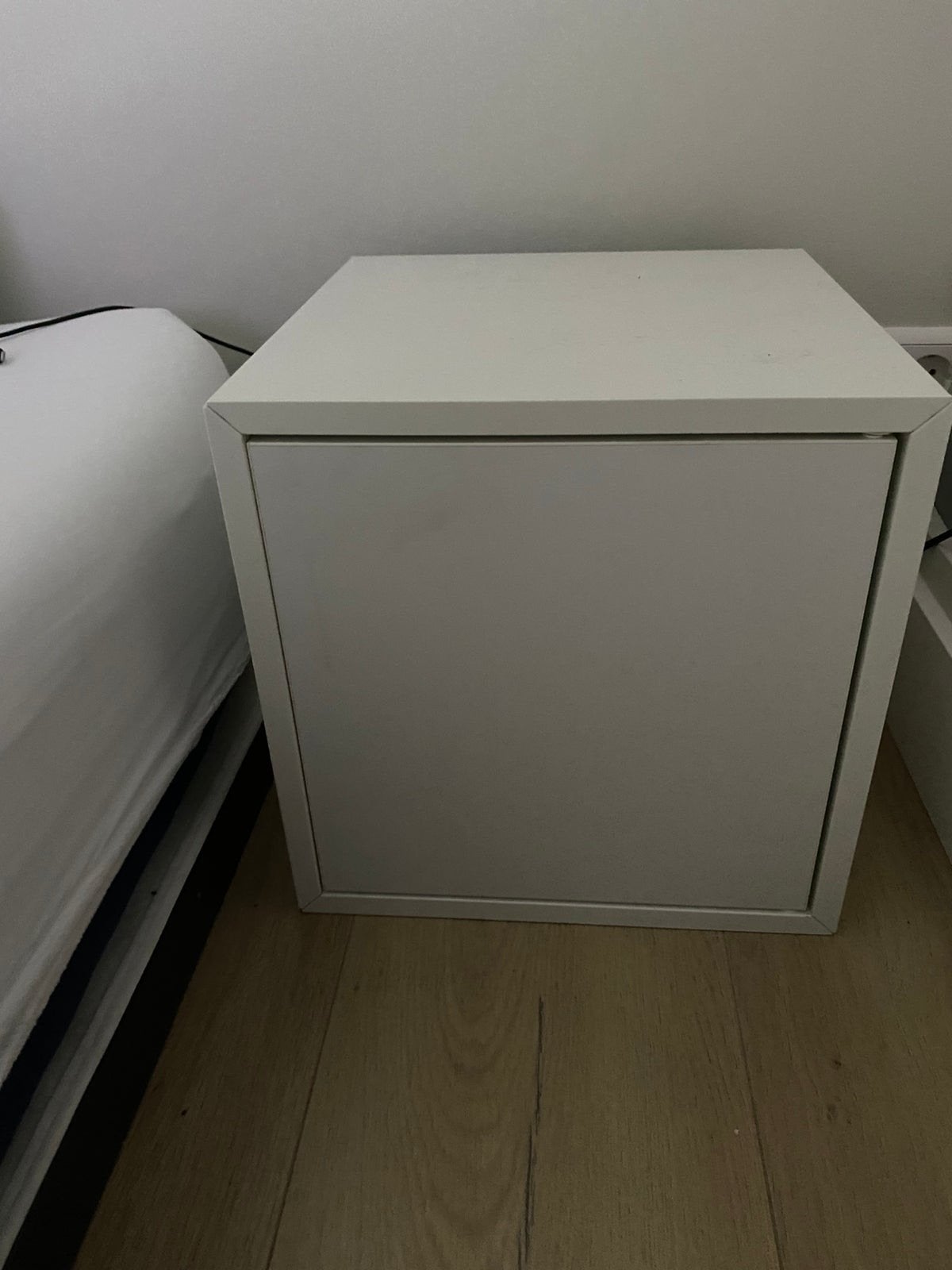 2x IKEA Eket nachtkastjes - Wit, Ophalen, Minder dan 45 cm, Zo goed als nieuw, Minder dan 55 cm