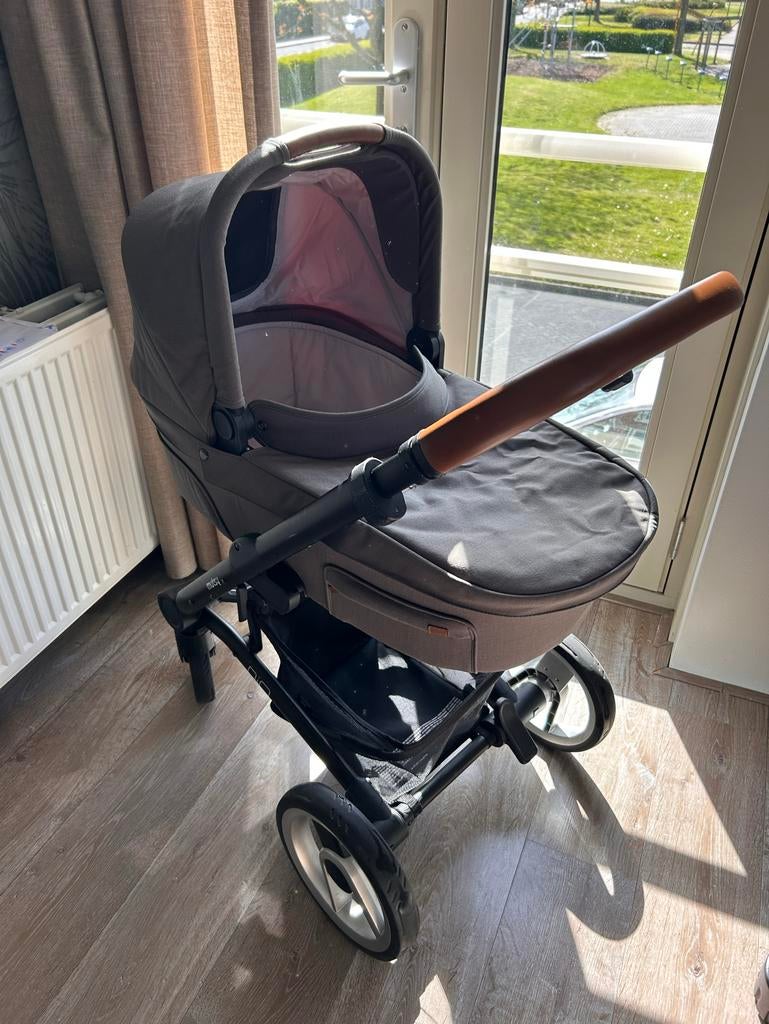 Mutsy Nio 2-in-1 Kinderwagen - Gebruikt, zitjes topstaat, Ophalen, Gebruikt, Combiwagen, Met reiswieg